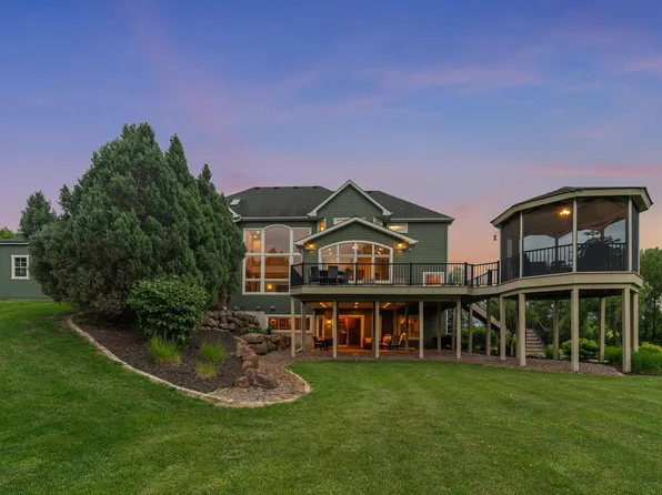 7385 Mark St, Loretto, MN 55357