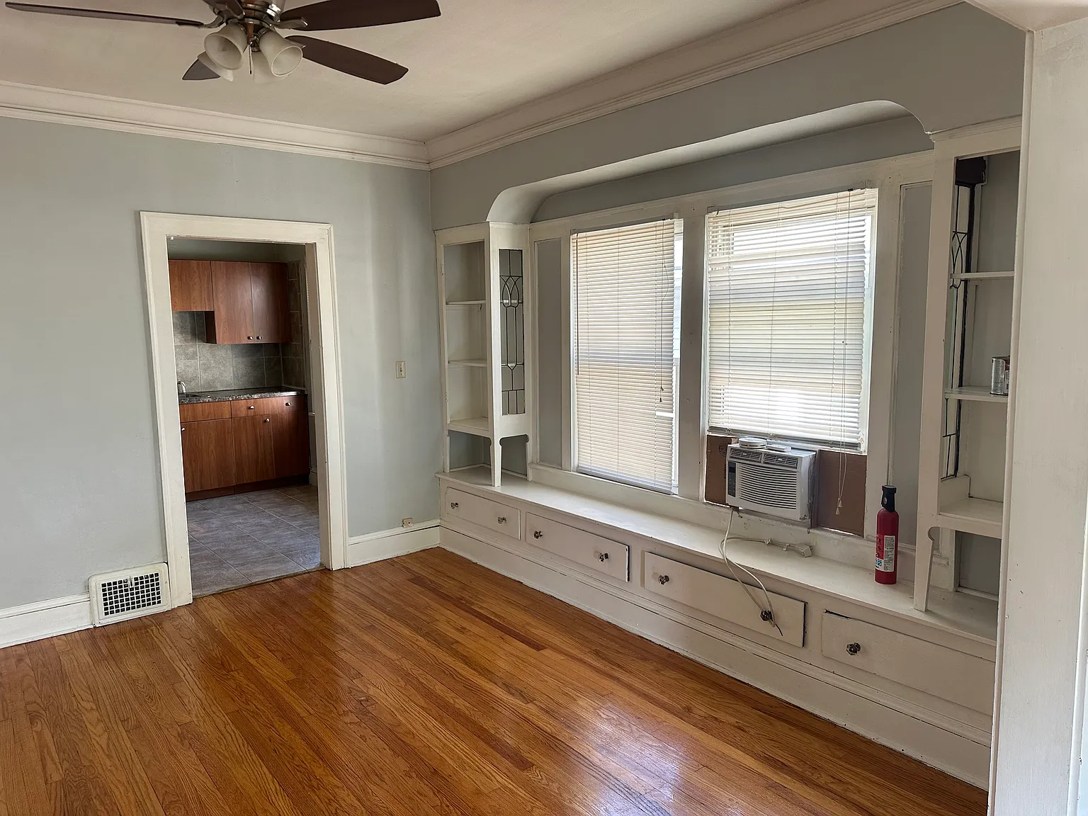 2 bed, 960 sqft, $1,250 — Photo 2