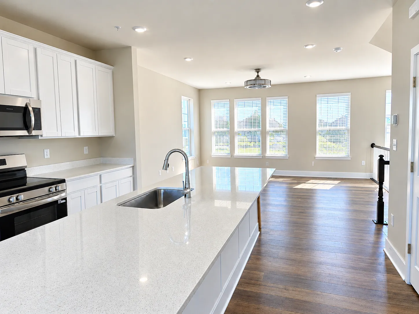 3 bed, 3.5 bath, 2280 sqft, $2,565 — Photo 4