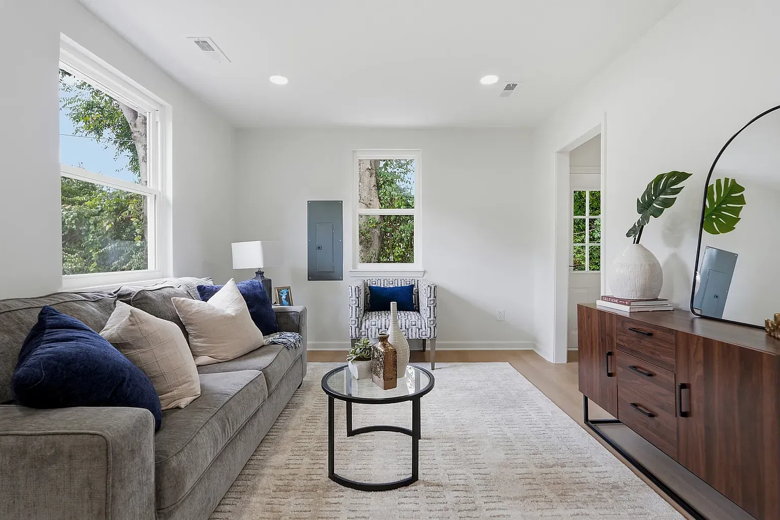 2 bed, 766 sqft, $1,925 — Photo 4