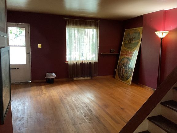 3rd image of 11335 S Forrestville Ave