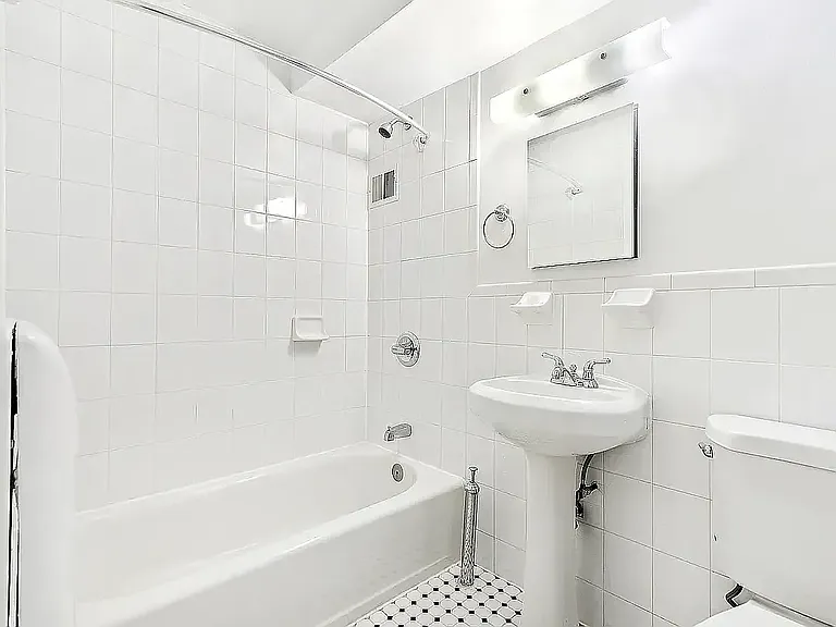 84 E 3rd St #3A — Photo 3