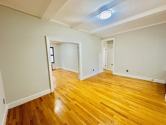3rd image of 115 W 71st St APT 9B