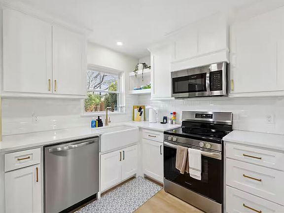 2nd image of 434 Marilu St
