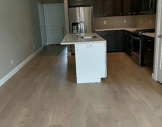 4th image of 1616 E Lexington Dr