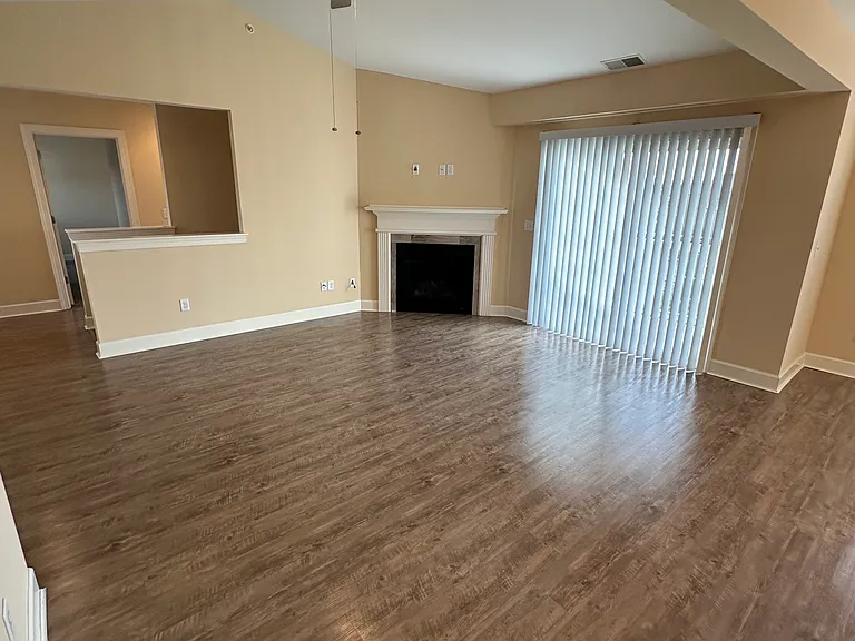 Dockside Village Apartments — Photo 72