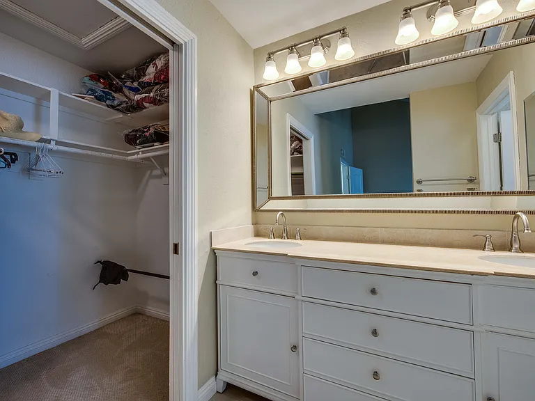17030 Mount Lilita Ct — Photo 33