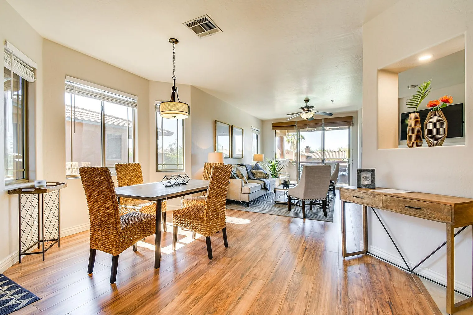 3 bed, 2.0 bath, 1840 sqft, $4,744 — Photo 4