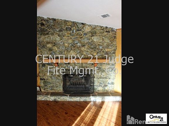 5th image of 300 Willowwood Ln