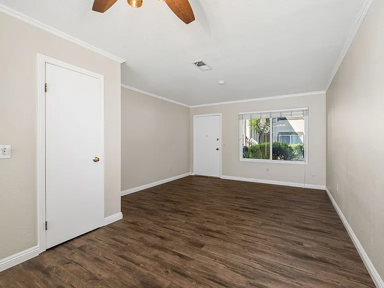 10187 Peaceful Ct — Photo 3