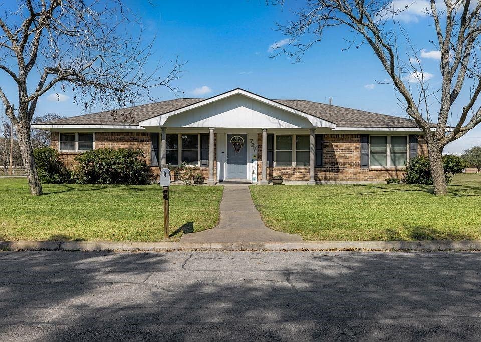 1st image of 727 Partridge Ln