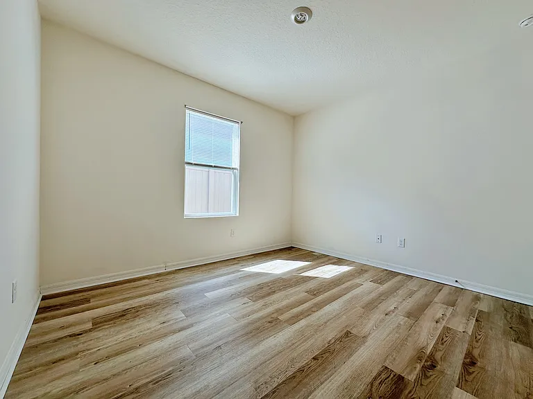 2681 Magnolia Ave — Photo 9