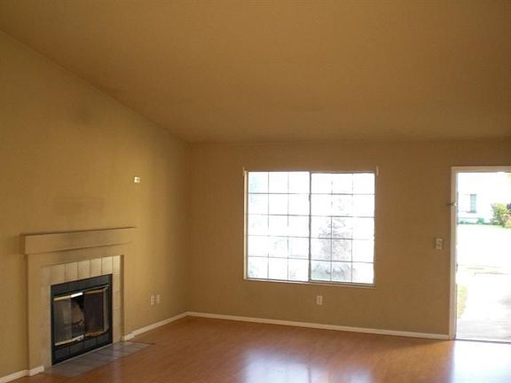 3rd image of 8247 Summer Falls Cir