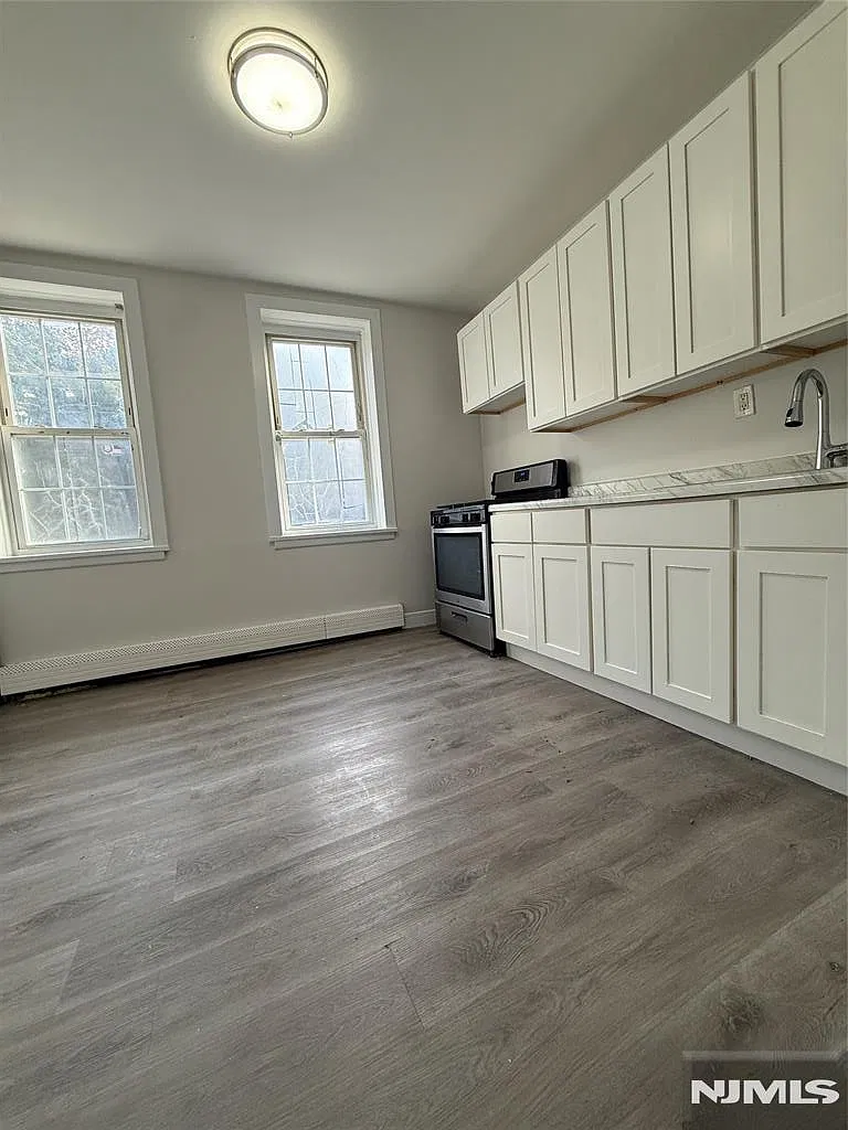 Studio, $1,150 — Photo 2