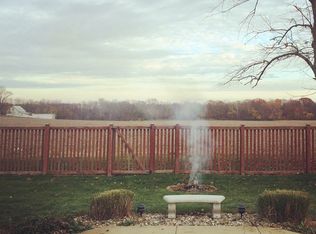 517 Woodland Pl, Pittsboro, IN 46167