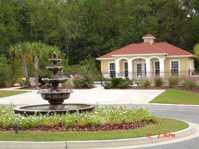 2nd image of 1701 Villa Dr
