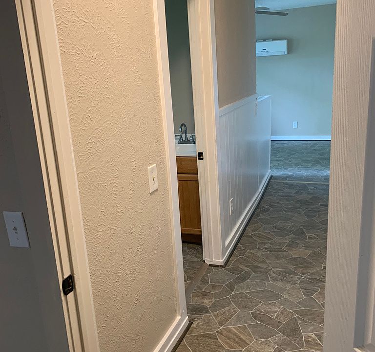 Hall to bathroom and bedroom