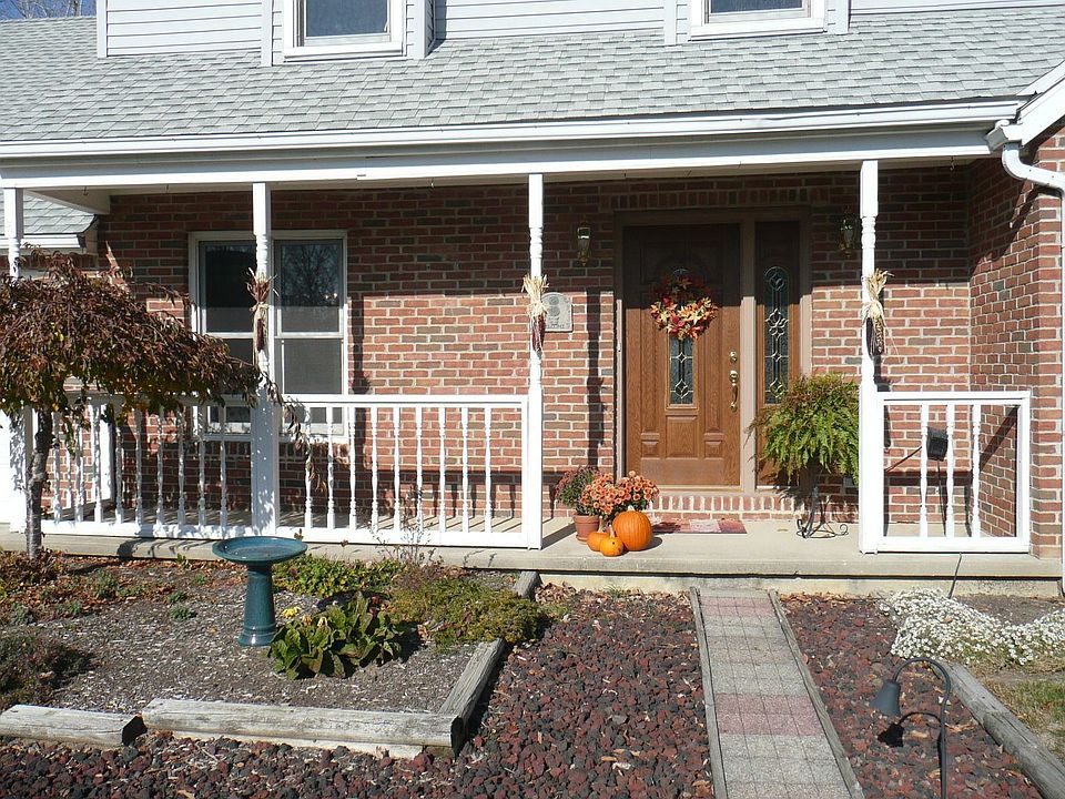 1st image of 332 Kensington Dr