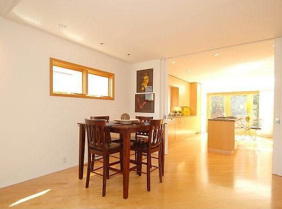 4th image of 705 Bayswater Ave