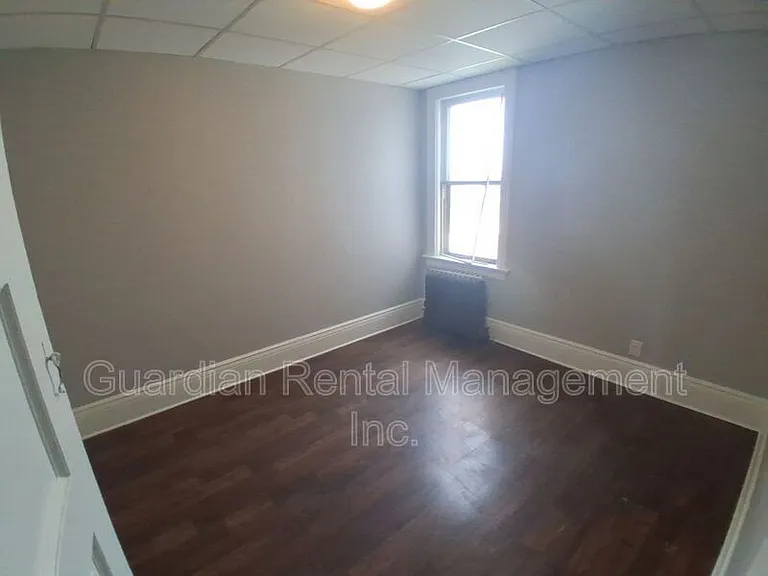 411 Simpson St #6 — Photo 7
