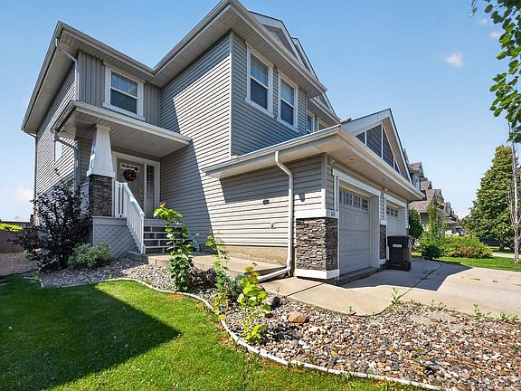 3rd image of 124 Keystone Cres