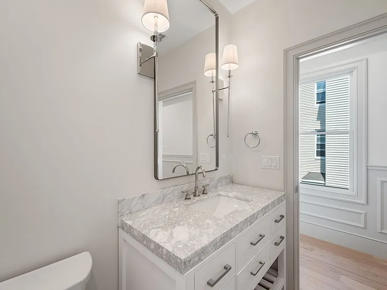 192 Green St #192 — Photo 10