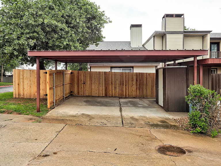 405 Sundance Ln — Photo 34