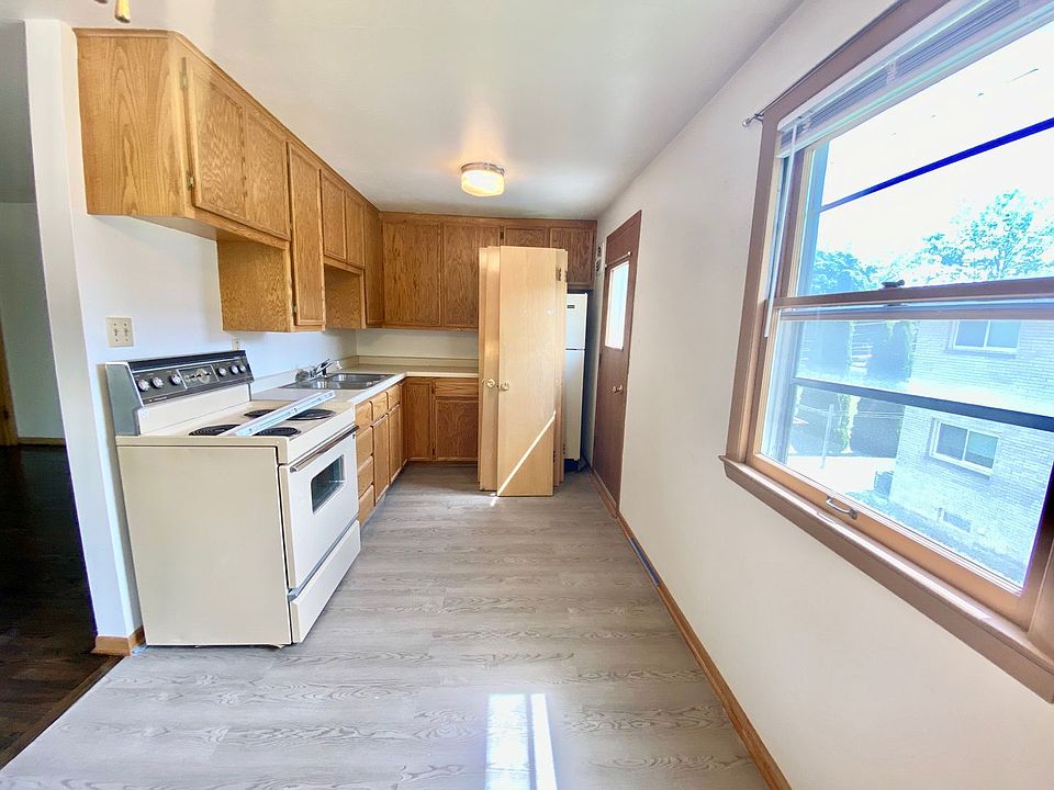 1st image of 7404 W Fernwood Cir #4