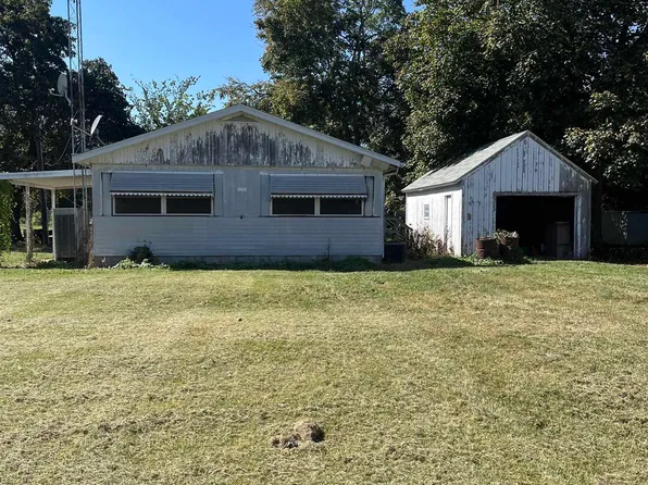 230 S Main St, Roseville, IL 61473