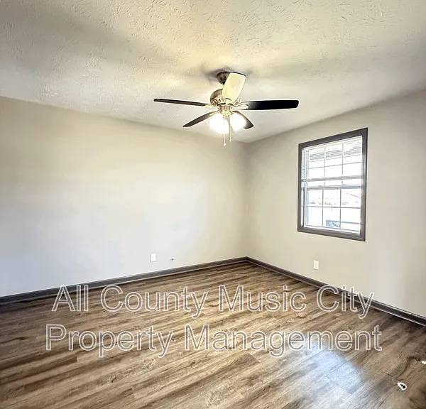 3120 Creekwood Dr — Photo 8