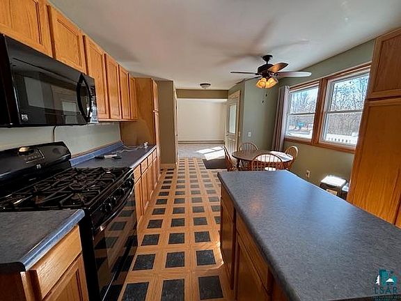 3rd image of 302 Elm St