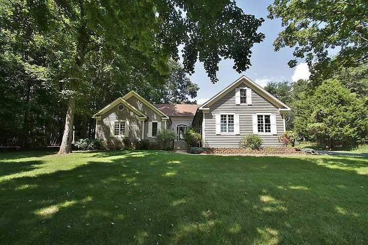 1st image of 190 Cross Harbour Dr