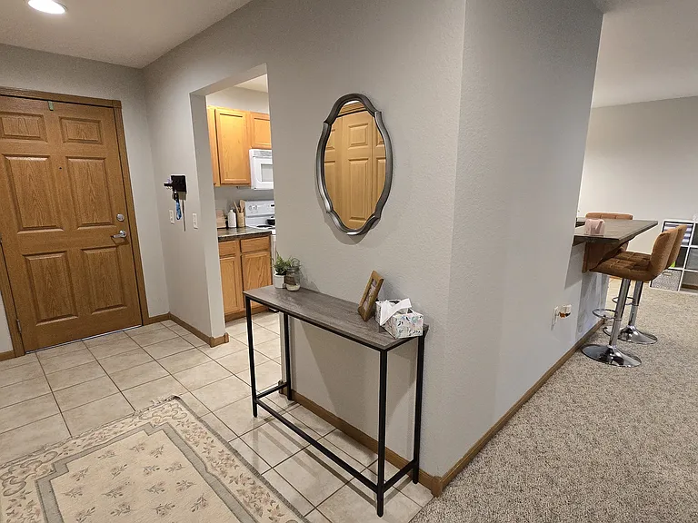 530 Cottonwood Dr #1 — Photo 2