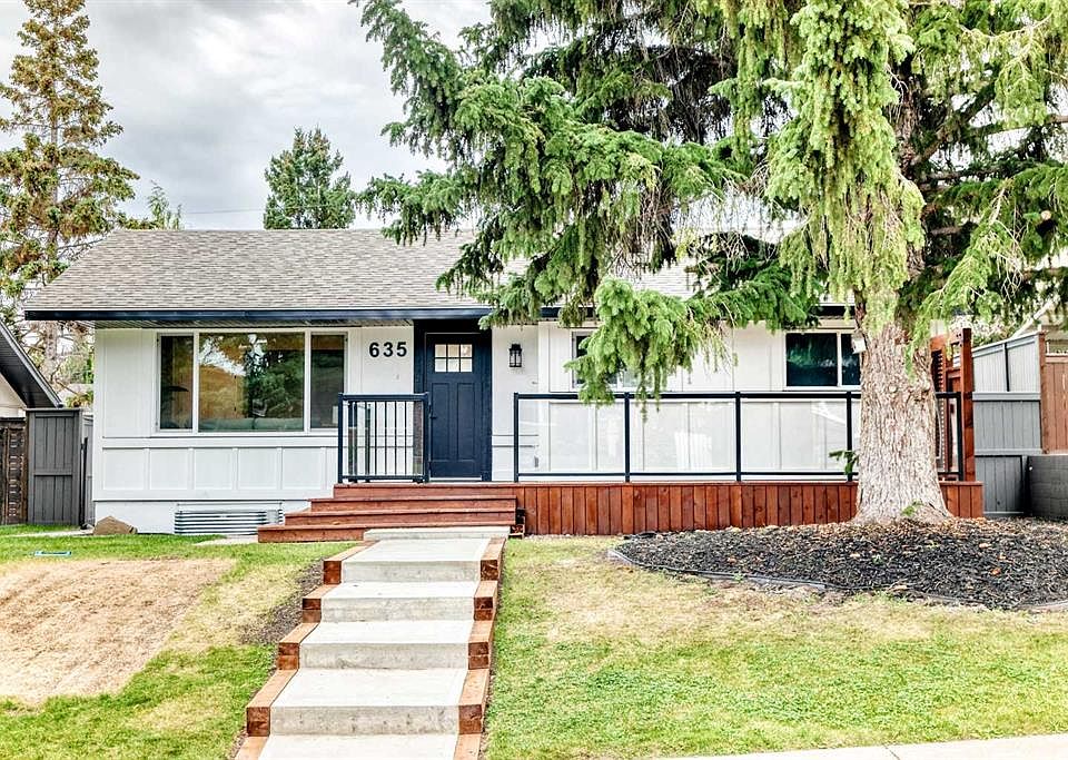 1st image of 635 N 104th Ave SW
