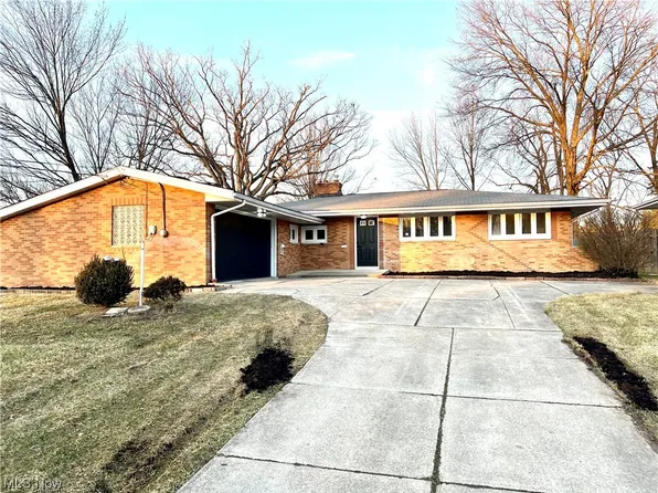 7687 Ragall Pkwy, Middleburg Heights, OH 44130