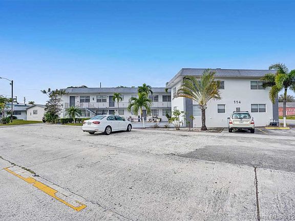 3rd image of 114 SE 8th St #101