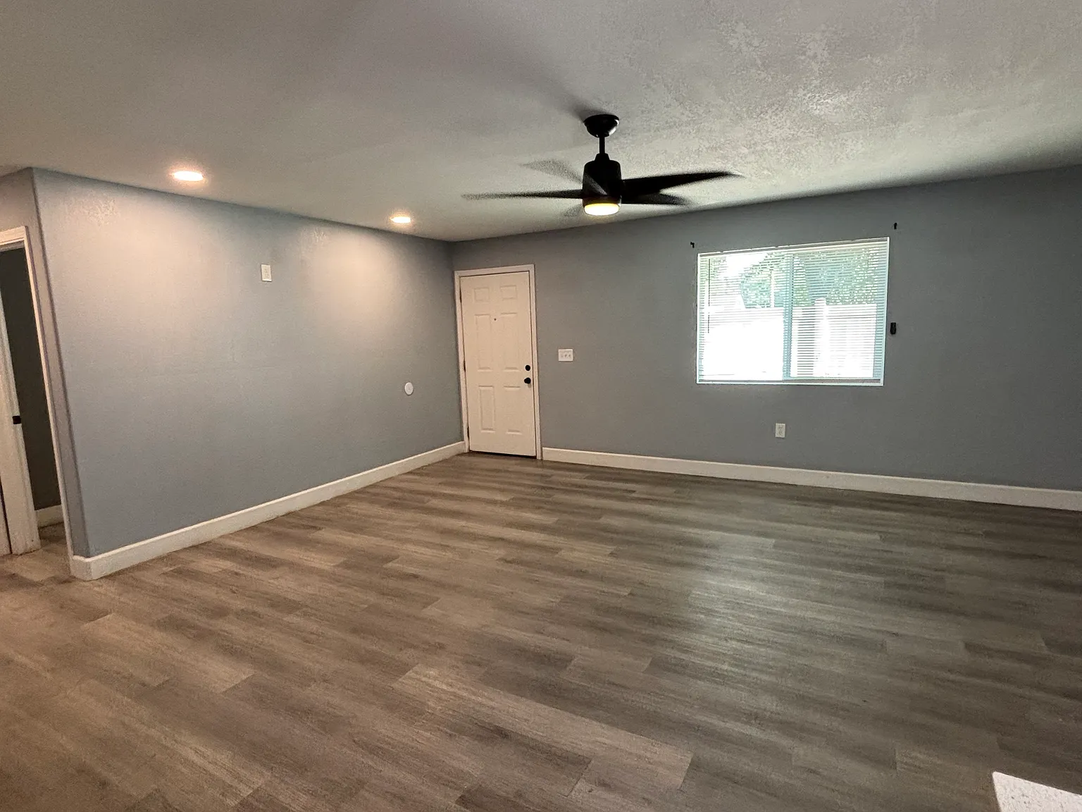 3 bed, 1100 sqft, $1,775 — Photo 2
