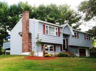 8 Woodbury St, Salem, NH 03079