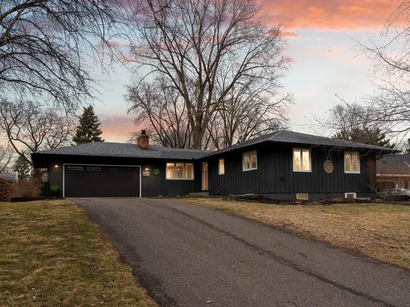 1791 Maple Ln, Roseville, MN 55113