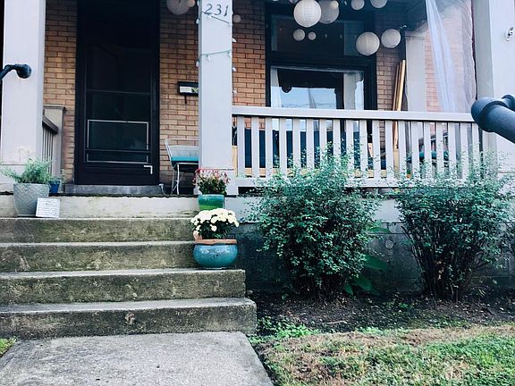 2nd image of 231 W 1st Ave