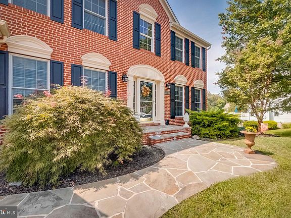5th image of 802 Briergreen Ct