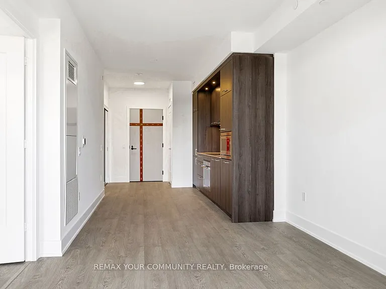 858 Dupont St #823 — Photo 14