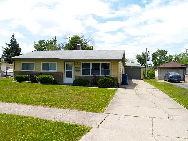 1436 Forest Pl photo 1