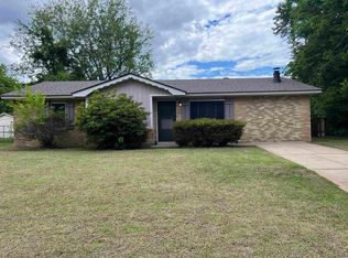 1302 Collins Dr, Pine Bluff, AR 71601