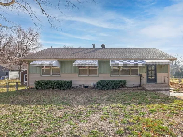 12705 13th St, Grandview, MO 64030