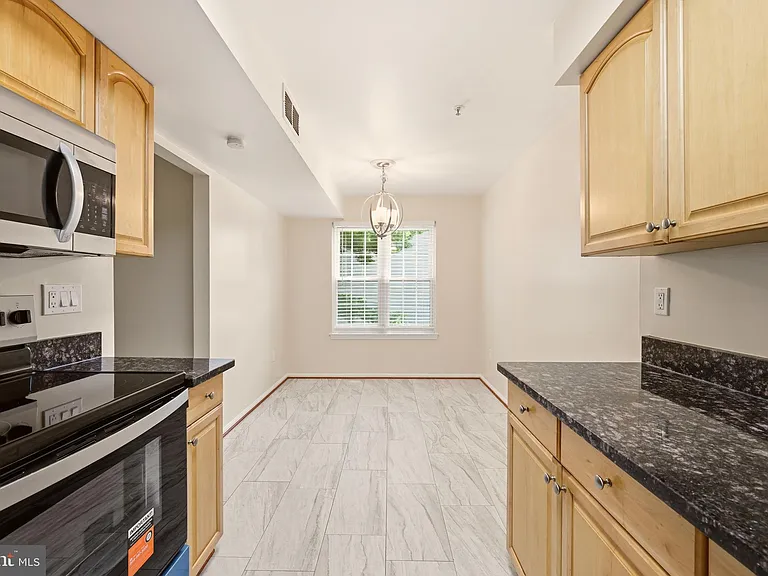 2505 McVeary Ct #11D — Photo 13