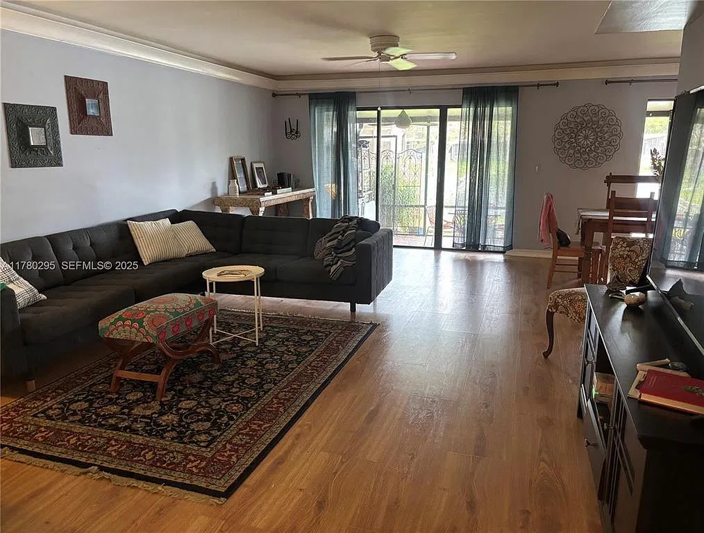 3 bed, 3.0 bath, 2170 sqft, $3,500 — Photo 3