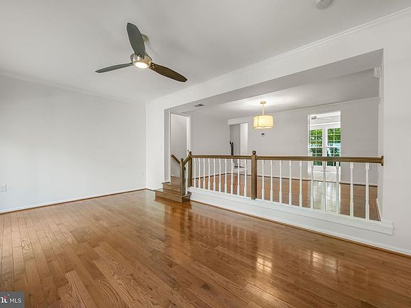 4th image of 5703 Gladden Ct