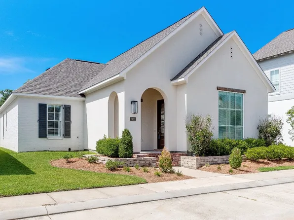 1923 Copper Lily Ln, Shreveport, LA 71106