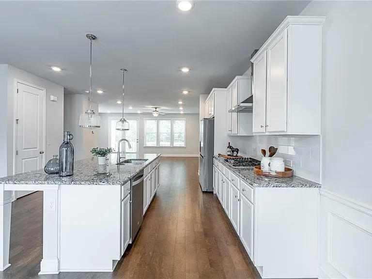2701 Cedar Pine Way — Photo 8